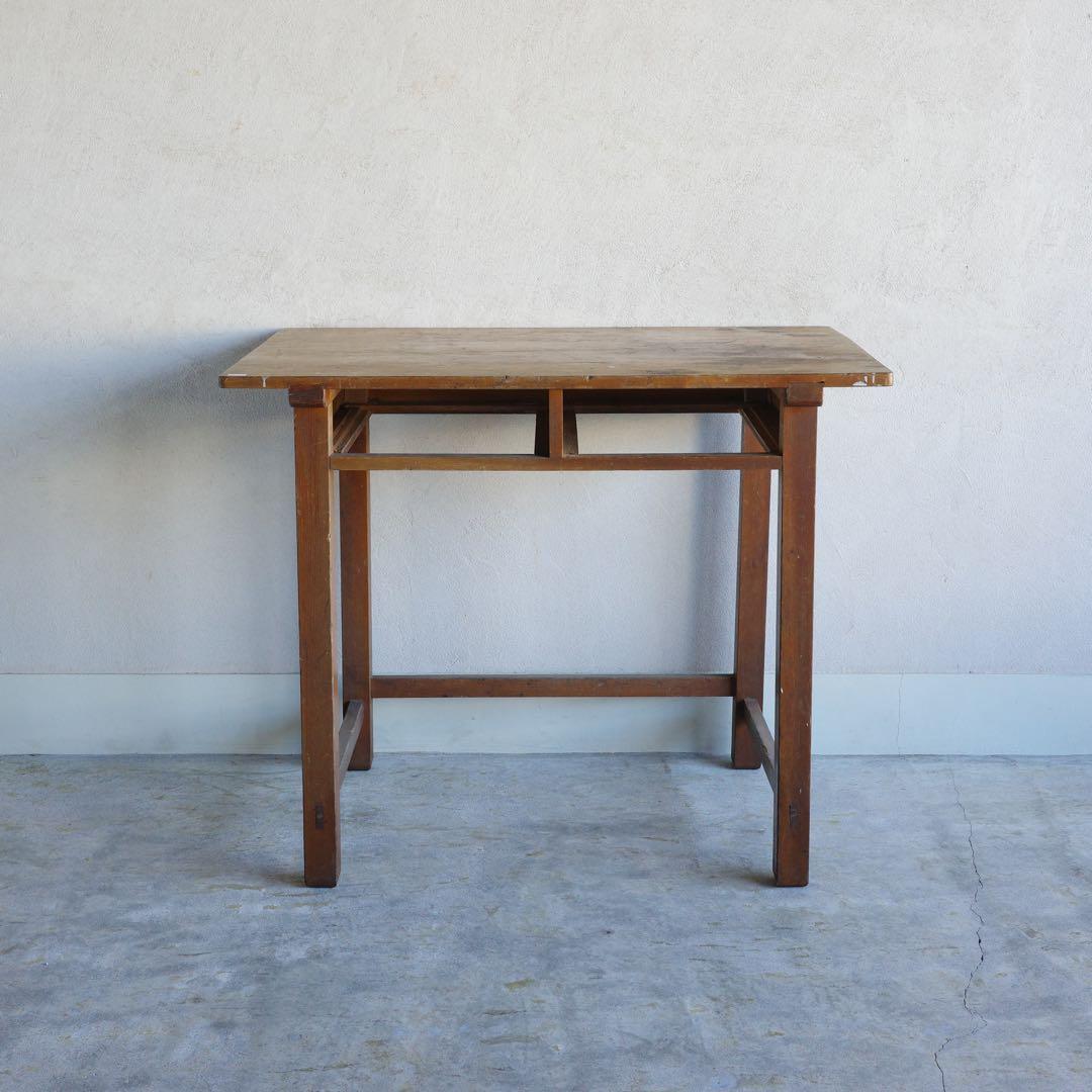 古いレトロなデスク　机　テーブル