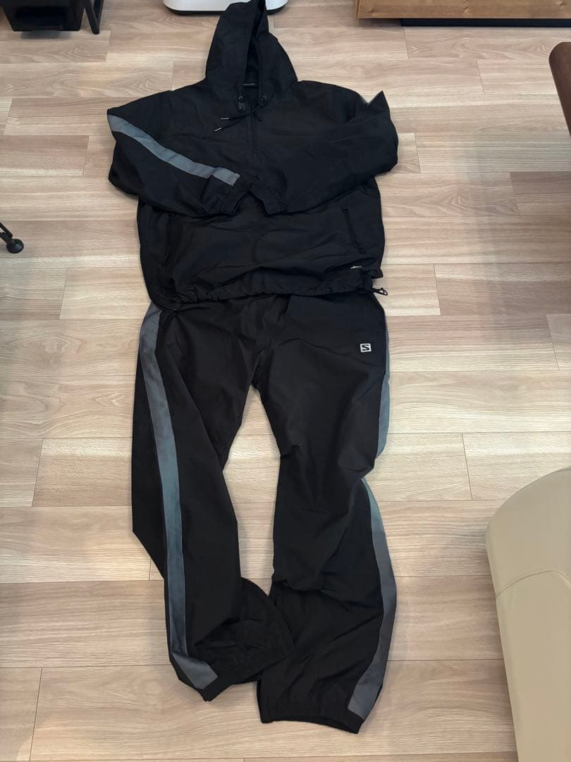 Salomon(サロモン) スノボードウェア　上下　黒