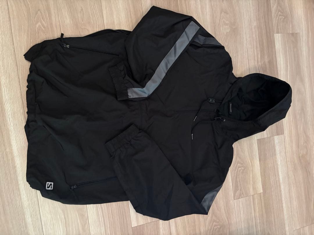 Salomon(サロモン) スノボードウェア　上下　黒