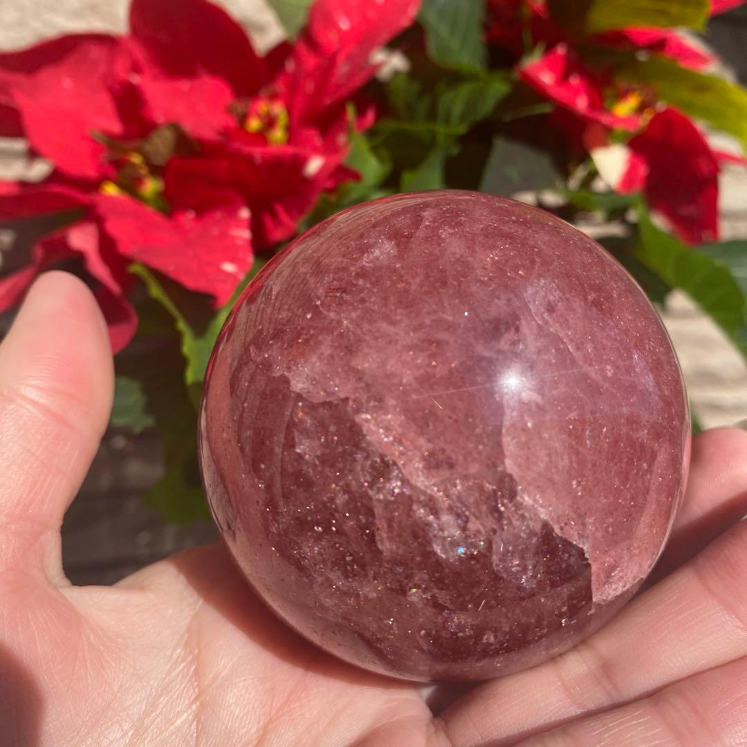 ストロベリークォーツスフィア③ マイカインストロベリー