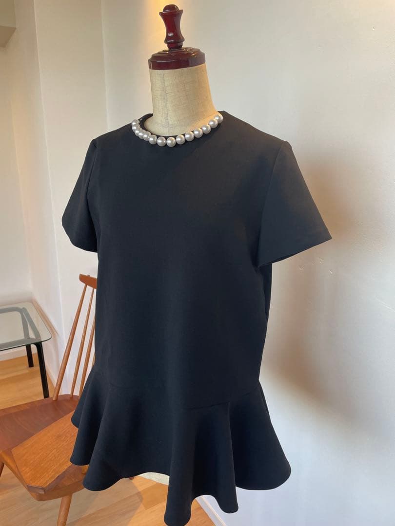 Lサイズ　yokochan ヨーコチャン　パールぺプラムブラウス　ブラック