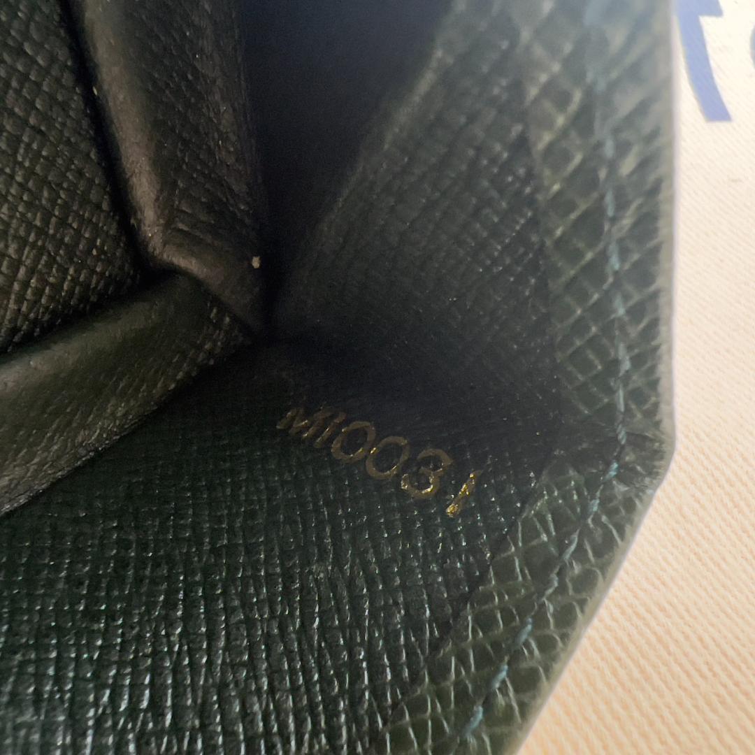 美品　ルイヴィトンの上質レザー使用 4069 シンプル高級感あふれるケース