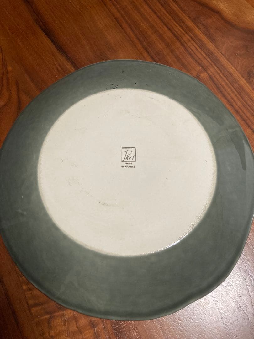 matildajars ジャスフランス製エンボス加工の花模様皿2枚セット