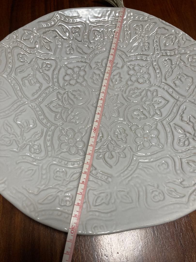 matildajars ジャスフランス製エンボス加工の花模様皿2枚セット