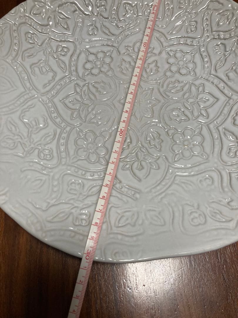 matildajars ジャスフランス製エンボス加工の花模様皿2枚セット