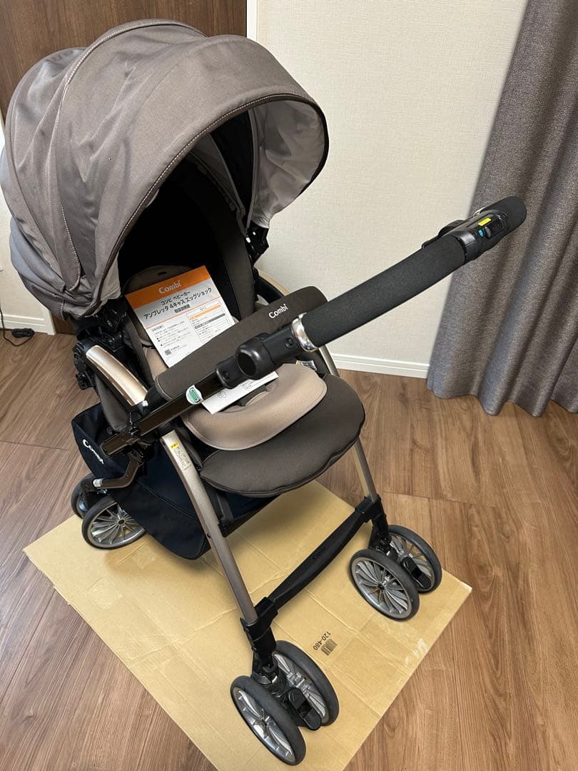 コンビベビーカー　アンブレッタ4キャス　エッグショック　2019年モデル