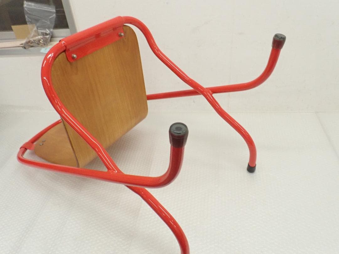 関家具 CRASH GATE/クラッシュゲート スタッキングチェア レッド