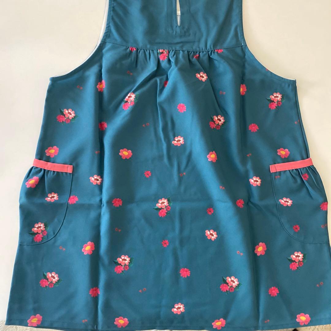 完売品　くまのがっこうエプロン　保育士エプロン　学研