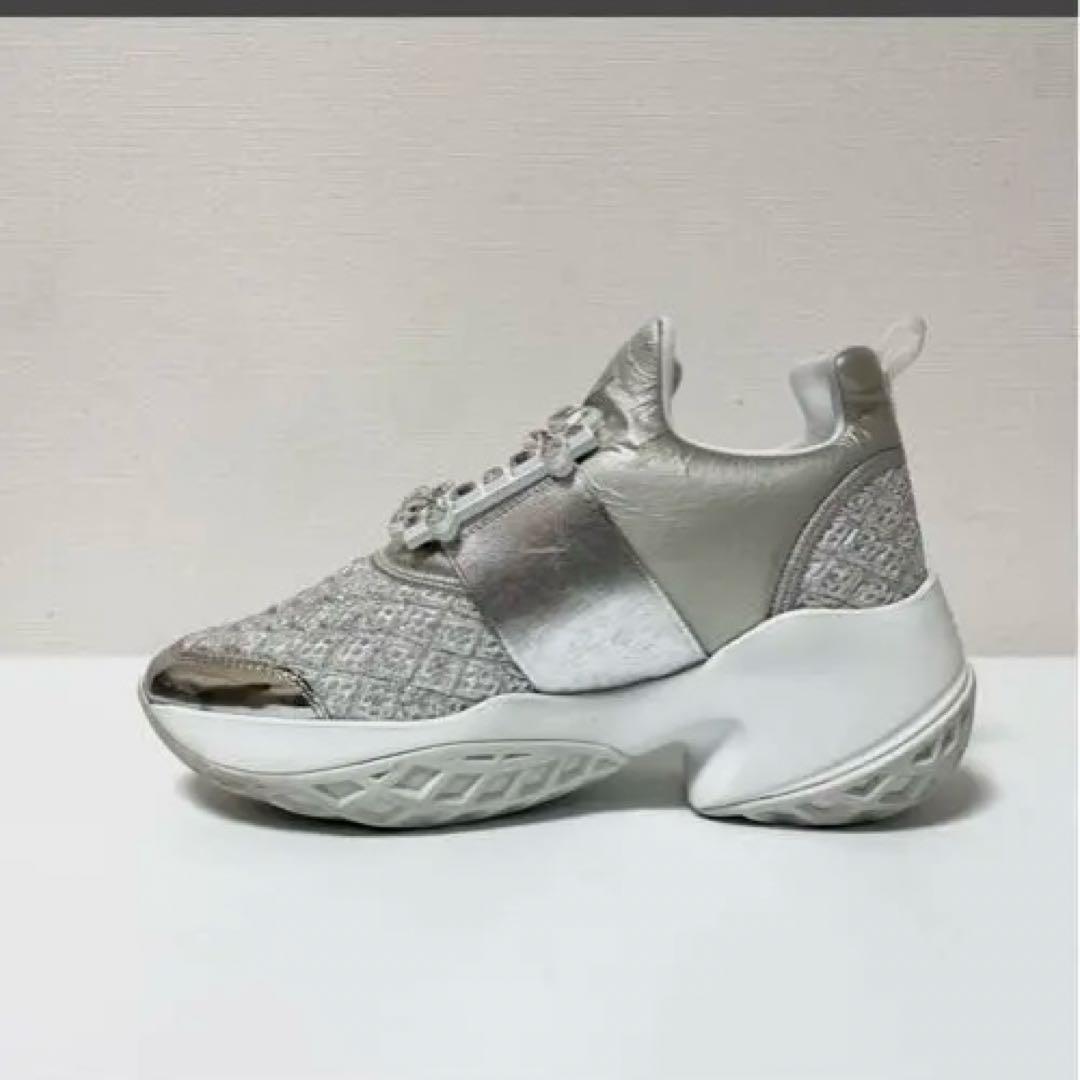 ROGER VIVIER シルバー スニーカ35