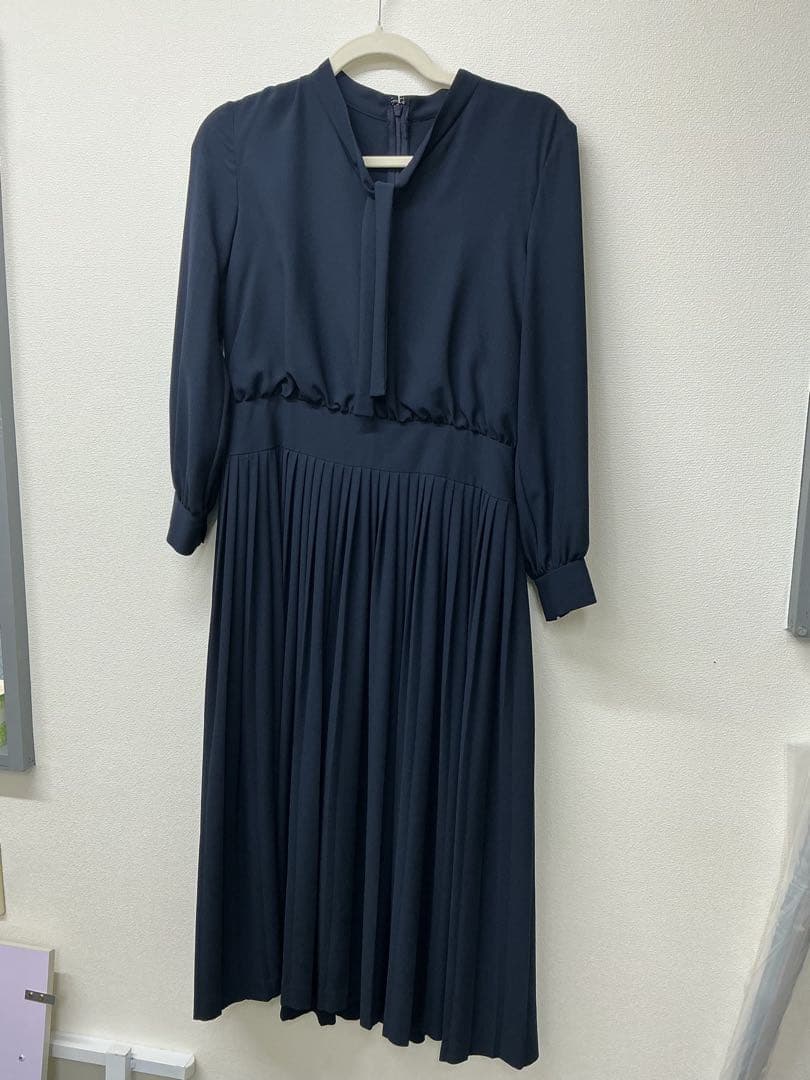 ANAYIアナイ クレープジョーゼットプリーツワンピース