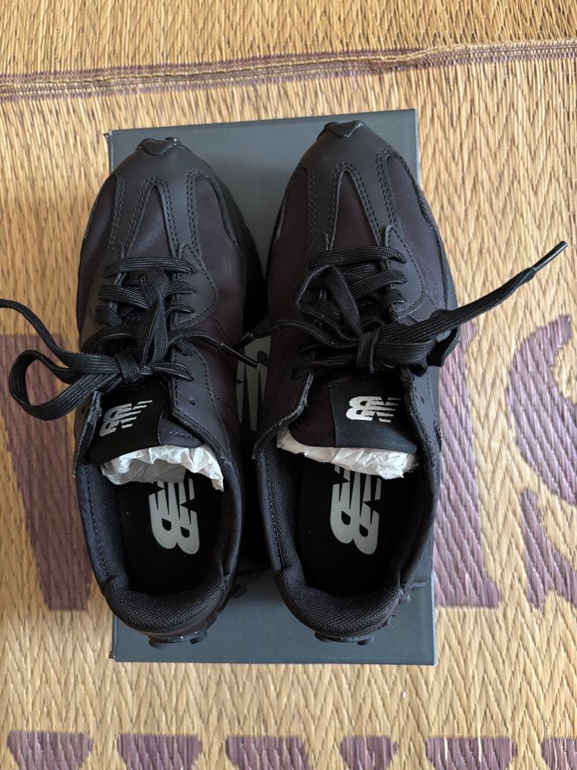 New Balance 327スニーカー ブラック　23cm 使用感ほぼなし