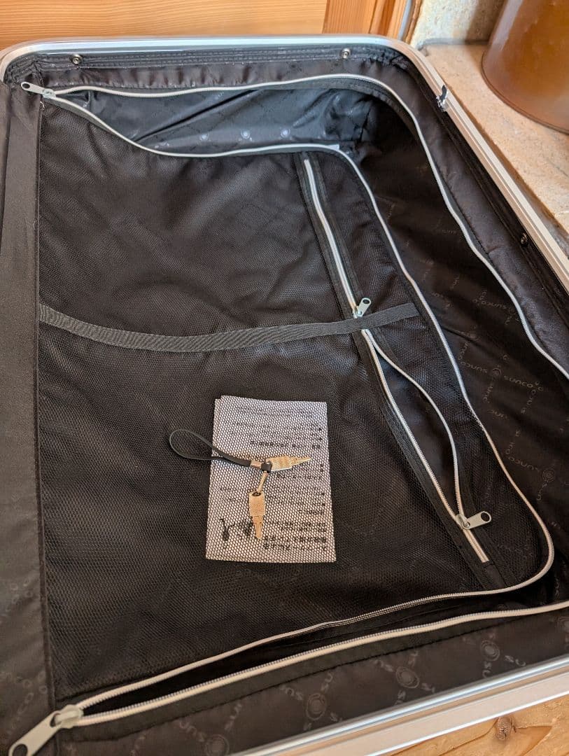 sunco 極軽キャリーケース　大型スーツケース