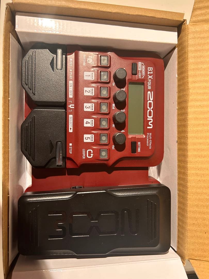 【新品同様】ZOOM B1X FOUR ベースマルチエフェクター