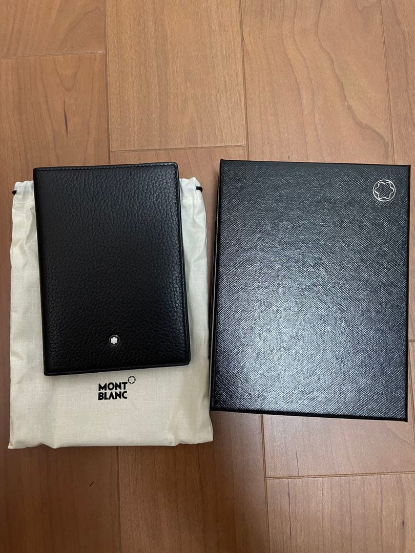 新品未使用　モンブランパスポートホルダー　montblanc 黒パスポートケース