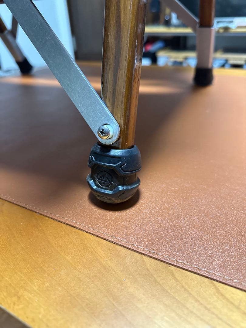 カーミットチェアウォールナット　ガラクダ　ヒジラク　ノビタ　ブラックデザイン