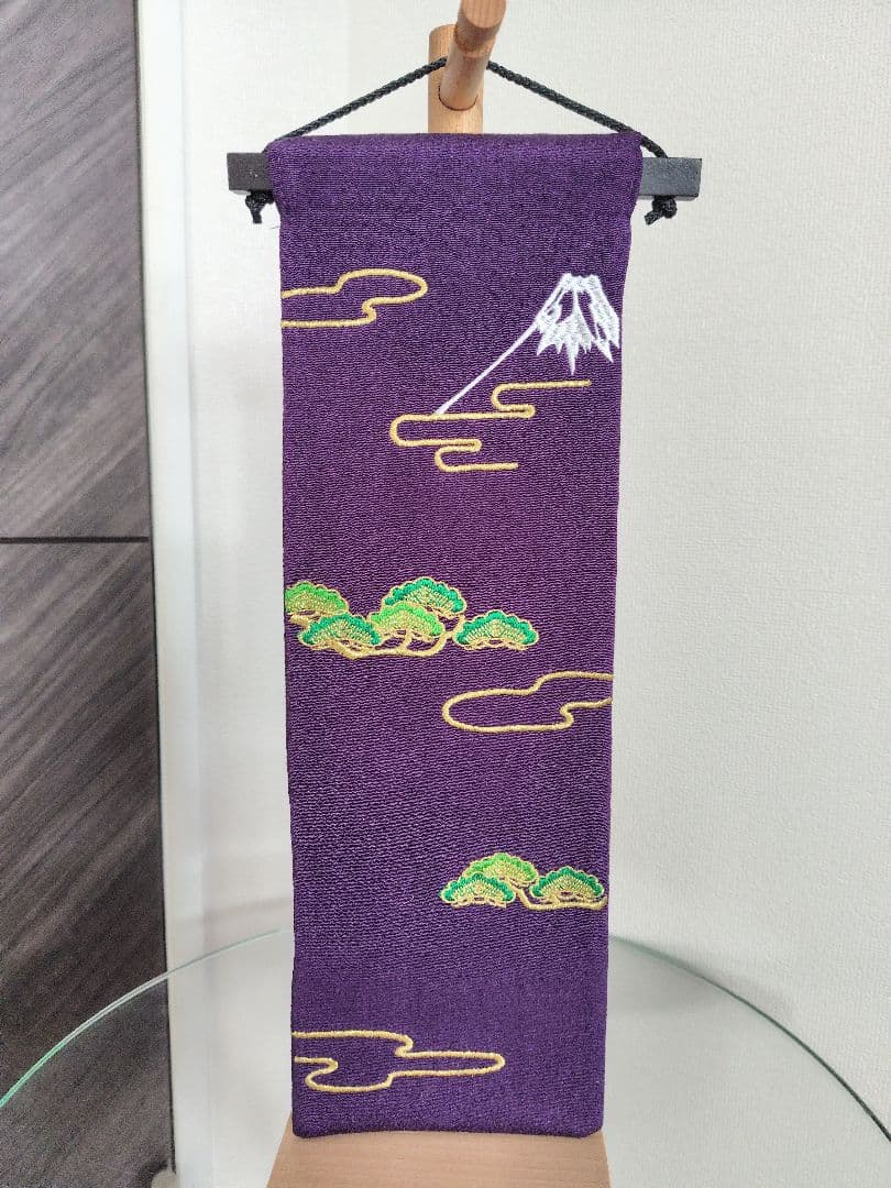 新品✨️室内用吊り飾りの鯉のぼり②小✨️ちりめん細工✕金糸刺繍が豪華でお洒落✨️