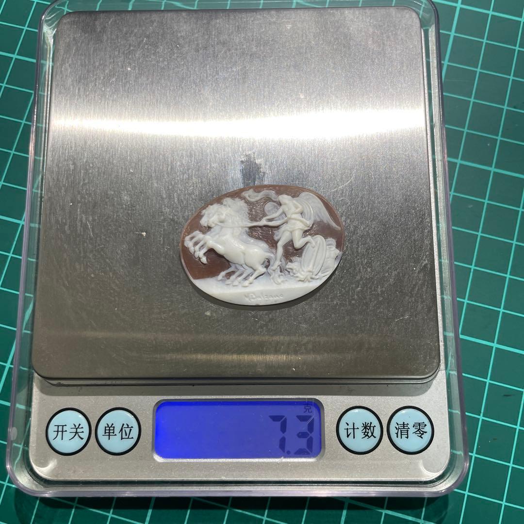 シェルカメオルース、作家品