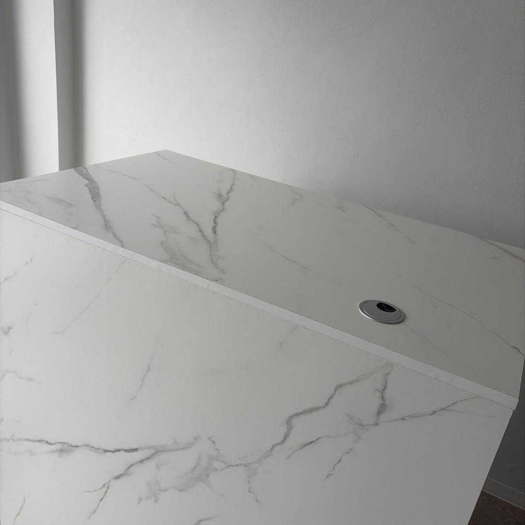 ホワイト大理石模様カウンターテーブル
