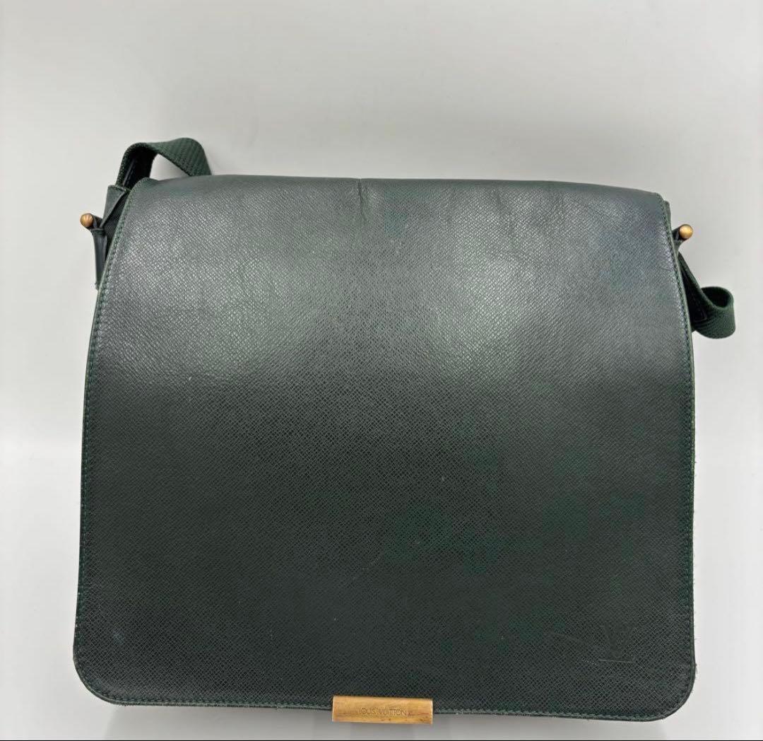 ルイヴィトン タイガ ヴィクトール レザーショルダーバッグ M30144グリーン
