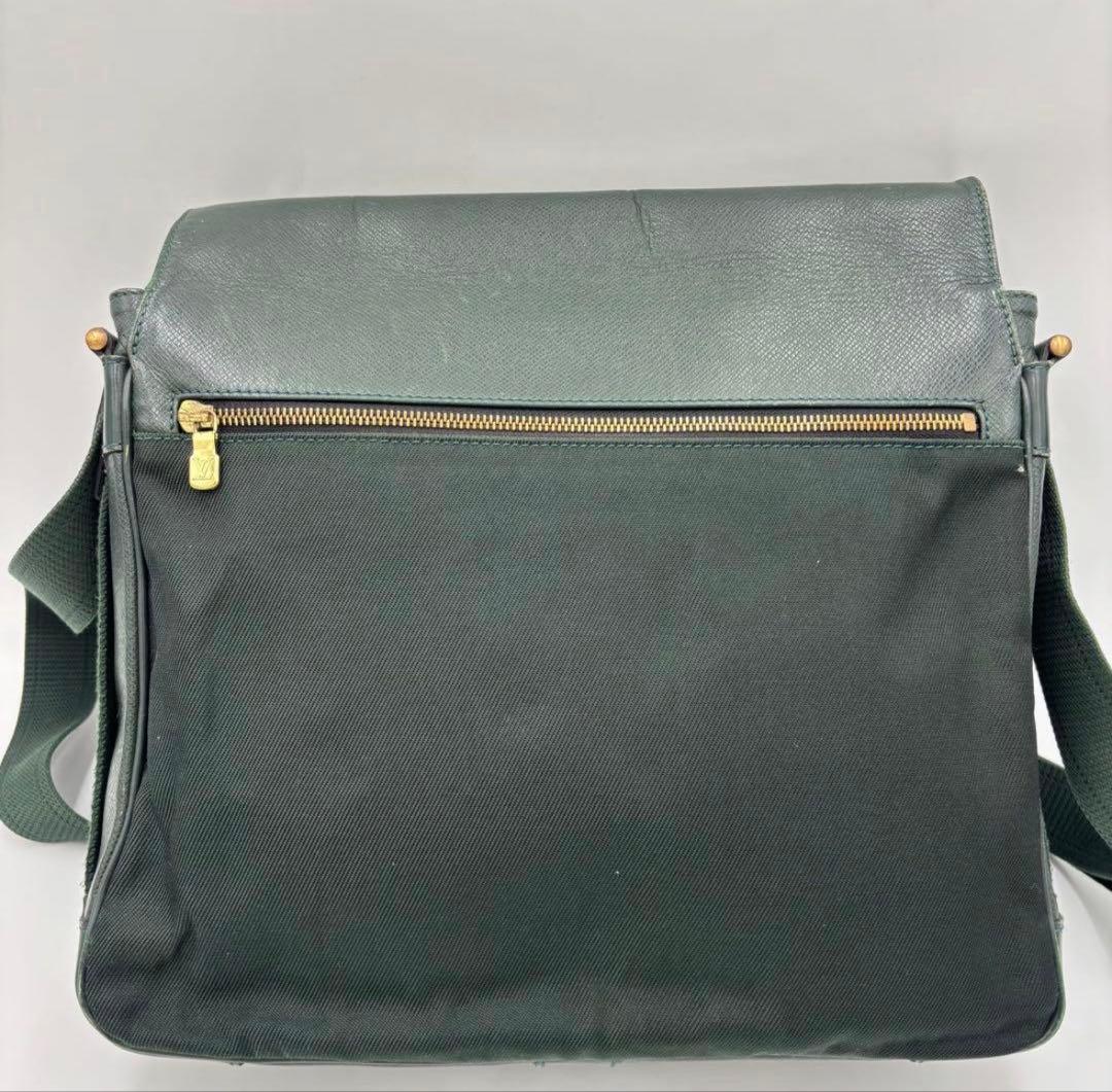 ルイヴィトン タイガ ヴィクトール レザーショルダーバッグ M30144グリーン