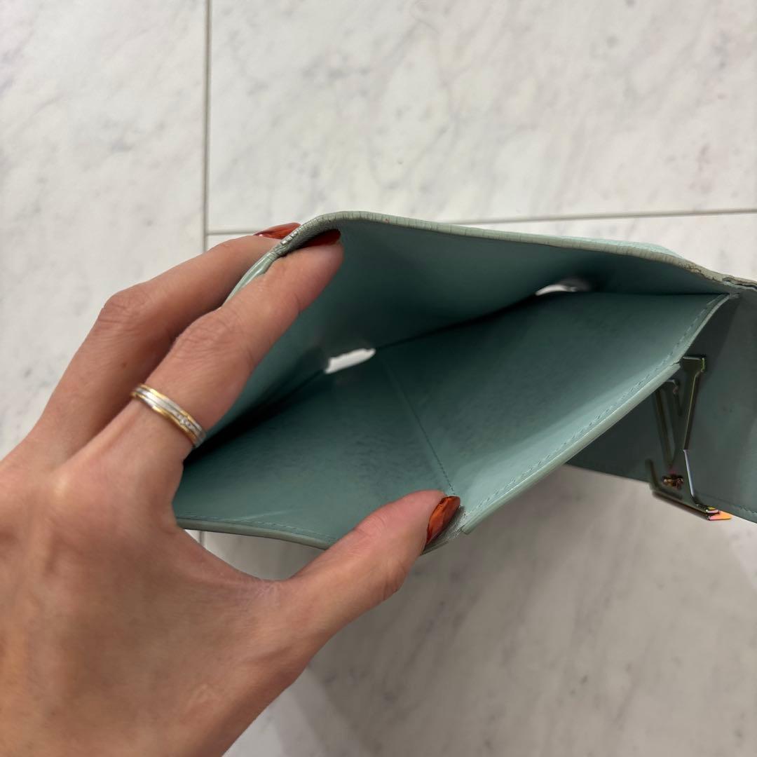 M82147/カプシーヌ三つ折り財布