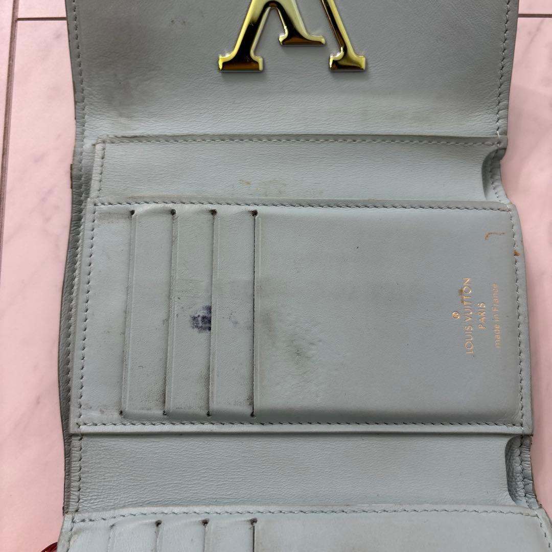 M82147/カプシーヌ三つ折り財布