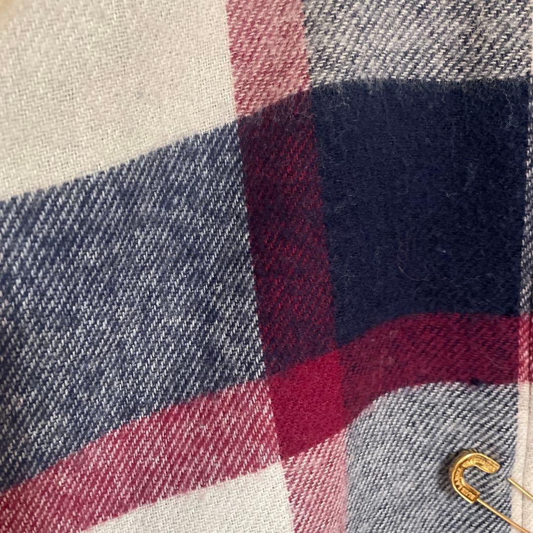 ブルーレーベル クレストブリッジ　リバーシブル ポンチョ　フード付きストール