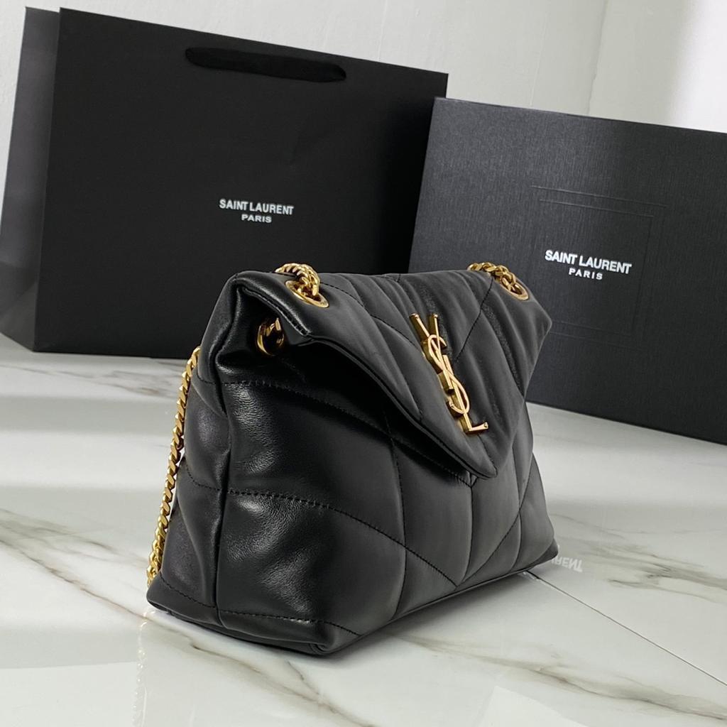 大人気！YSLブラック　肩掛け　ショルダーバッグ　レザー