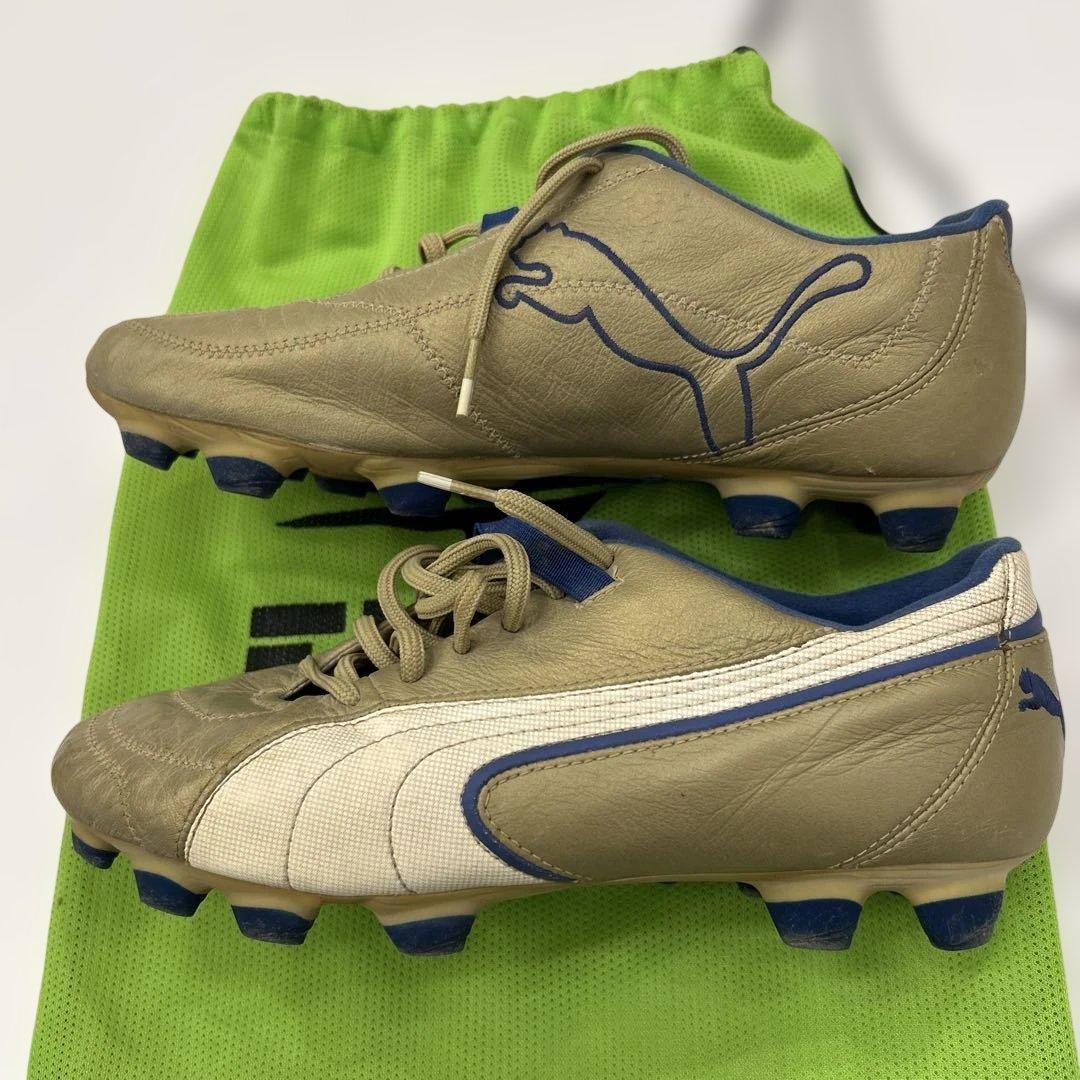PUMA サッカーシューズ
