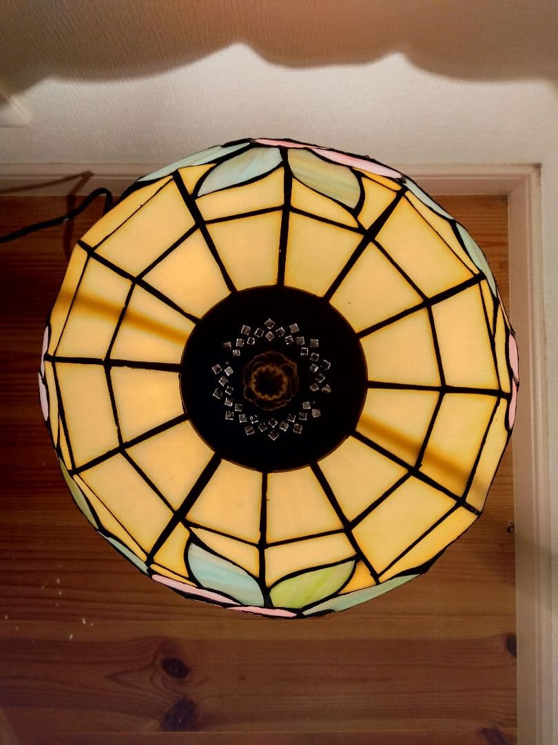 ★ティファニー調ランプ　ステンドグラス　テーブルランプ