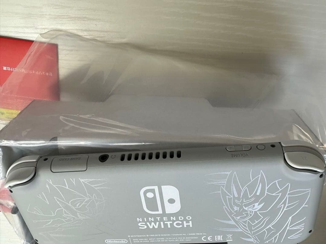 Nintendo Switch Lite ポケモンソードソールド保護フィルム付き