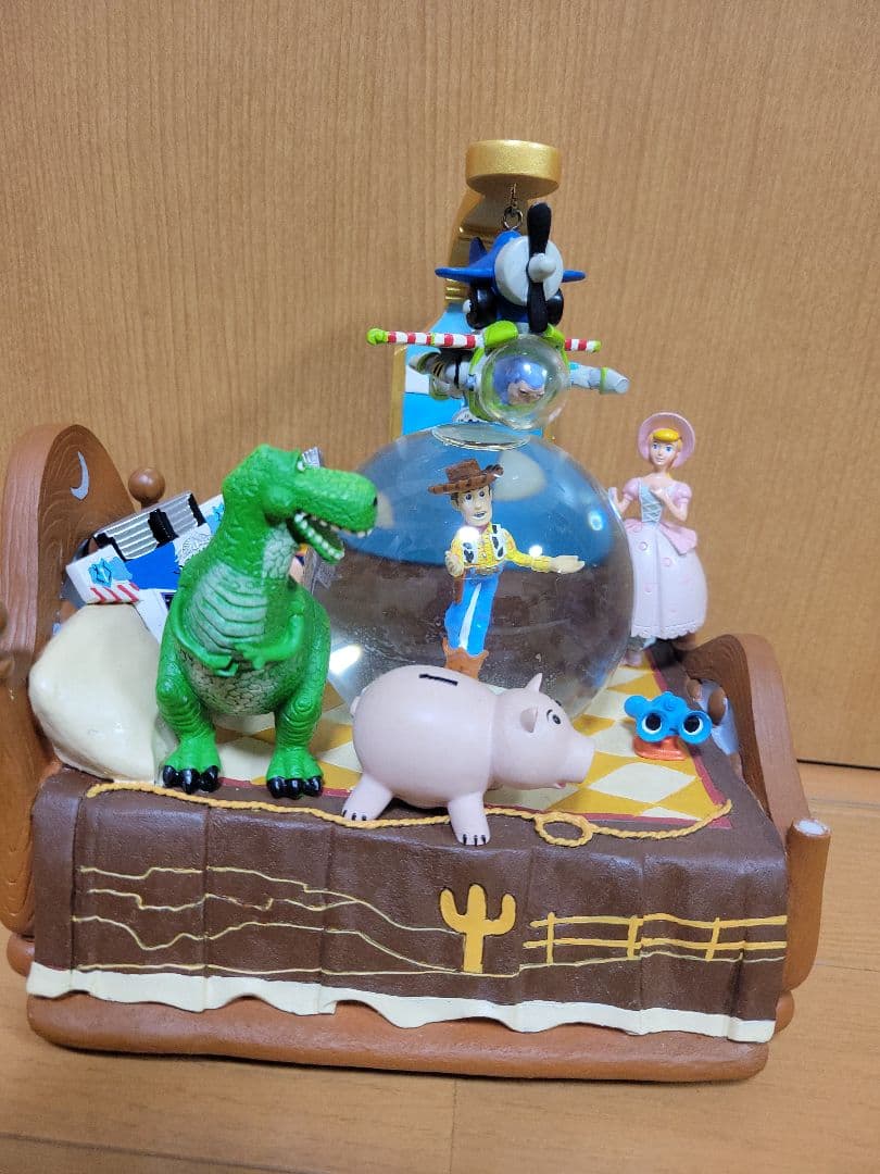 ❌*️様 トイストーリー ベッド型 オルゴール付きスノーグローブ