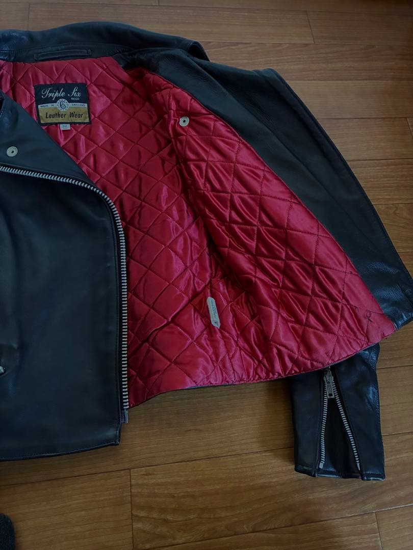 ブラックレザーダブルライダースジャケット　32