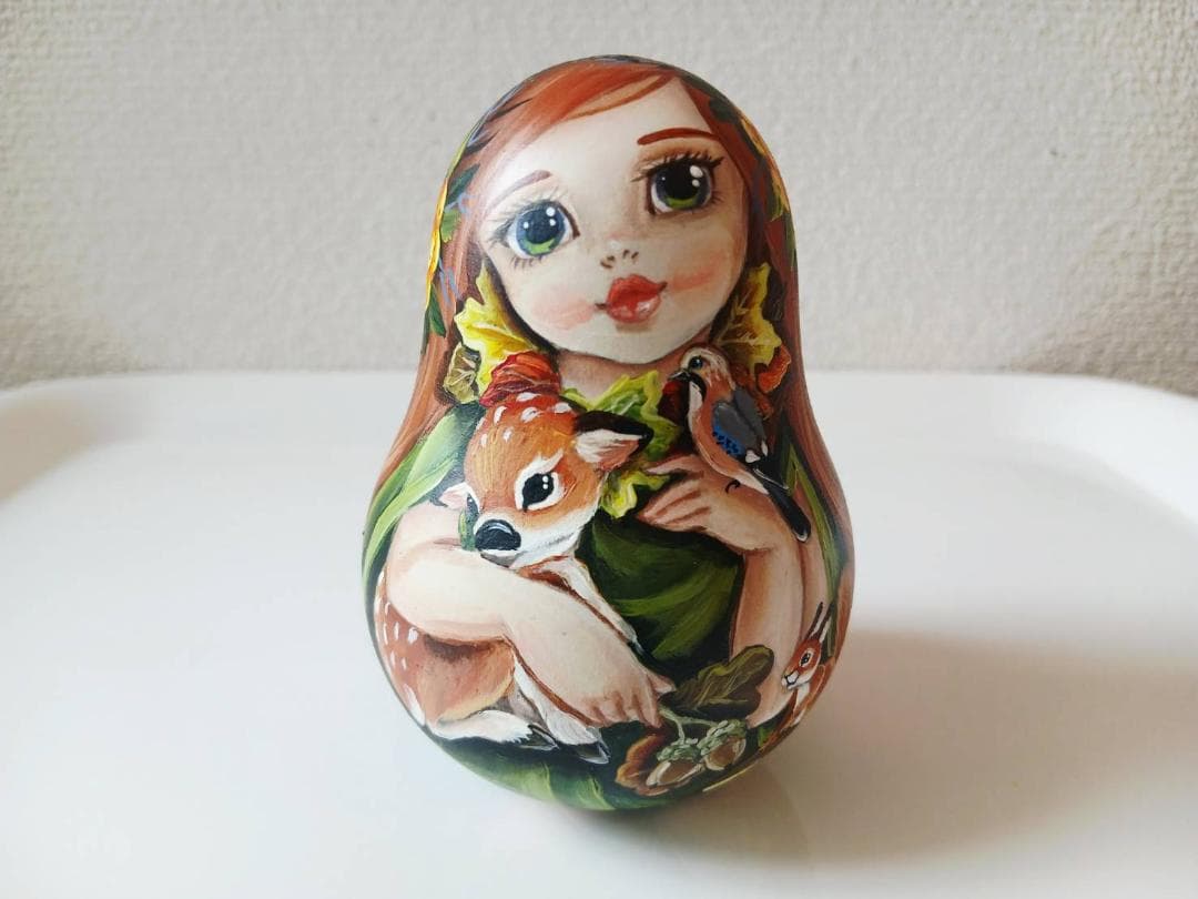 スベトラーナ　森の中の少女とフクロウ