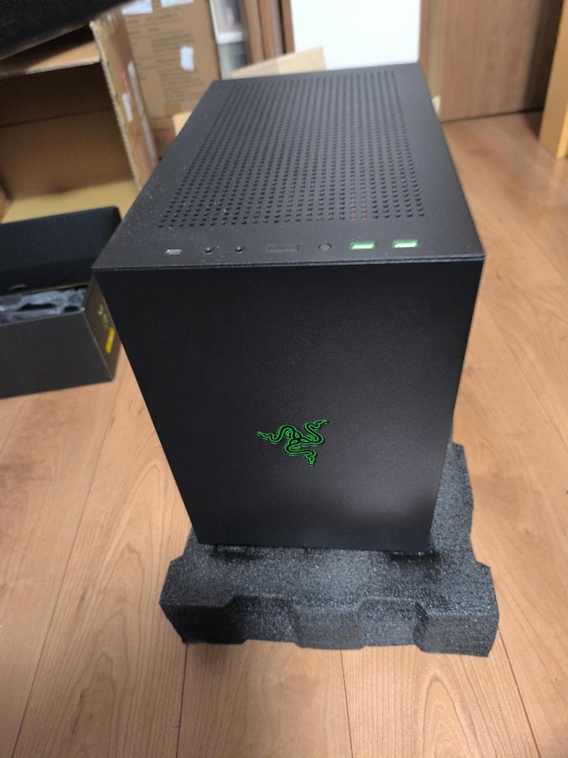 Razer Tomahawk Mini-ITX ゲーミング PCケース