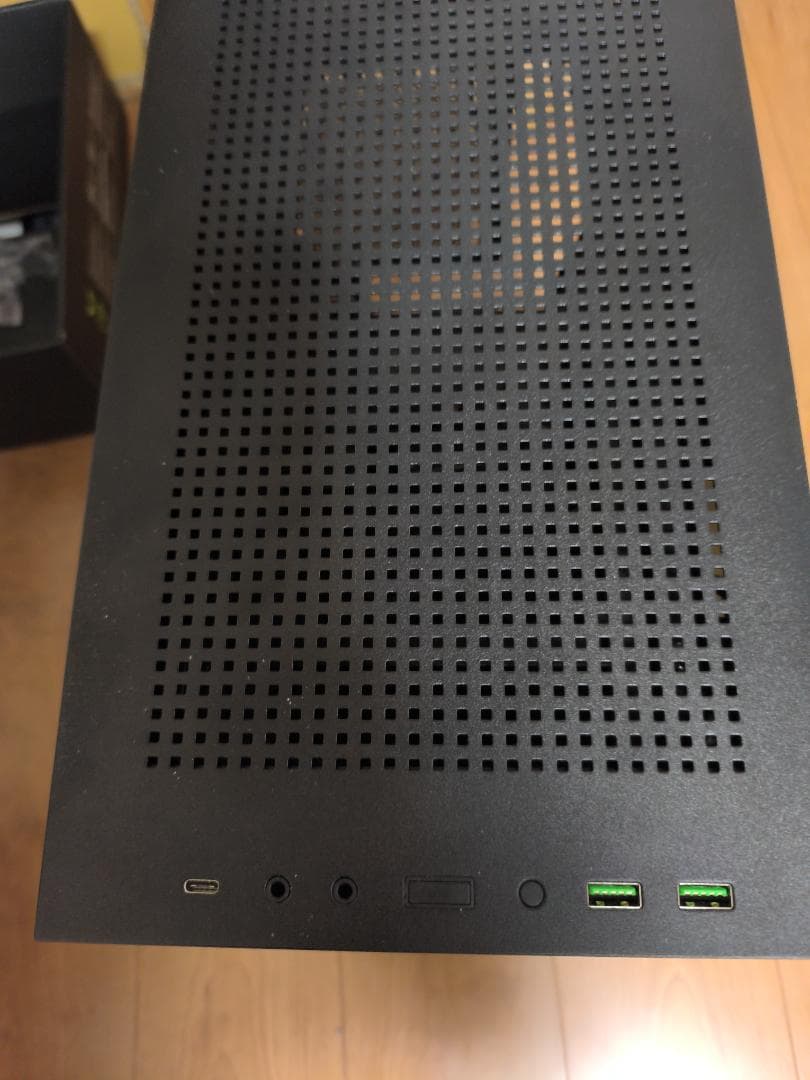 Razer Tomahawk Mini-ITX ゲーミング PCケース