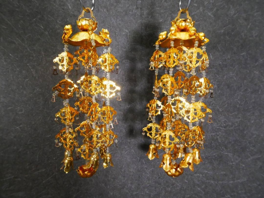 限定値下　展示未使用品　金色瓔珞　白玉付　高さ23㎝　4716