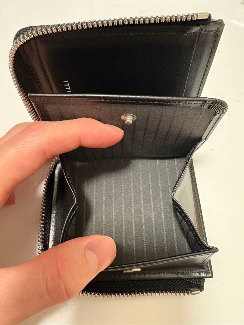 【マキー】ITTI クロコダイルブラック 二つ折り財布 箱付き