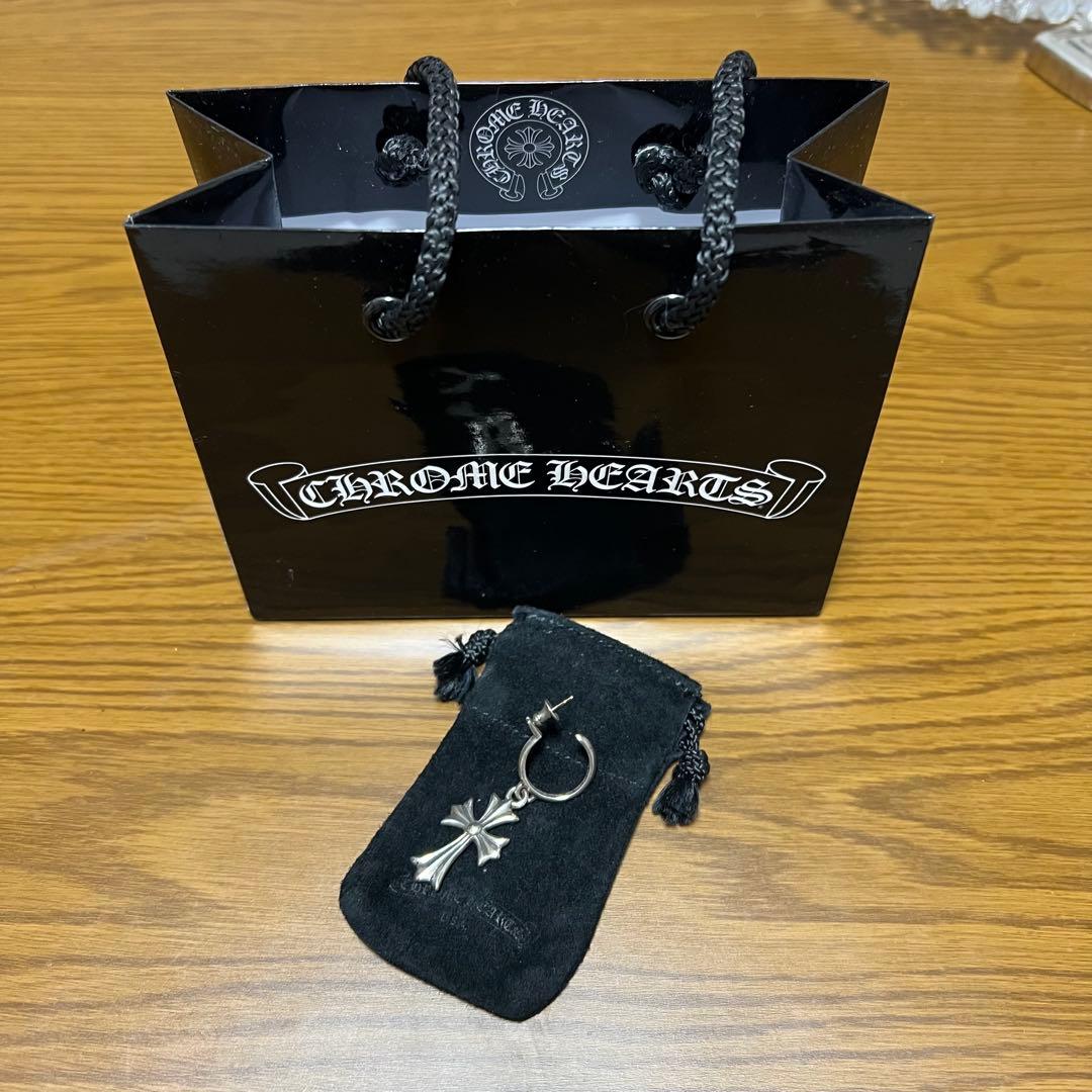 Chrome Hearts シルバー クロスピアス