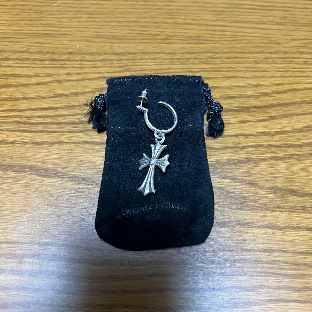 Chrome Hearts シルバー クロスピアス