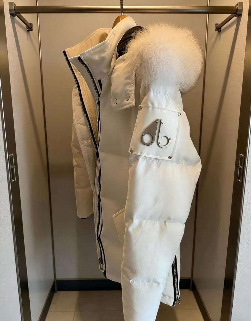 ホワイトファー付きダウンジャケット(^^)✨