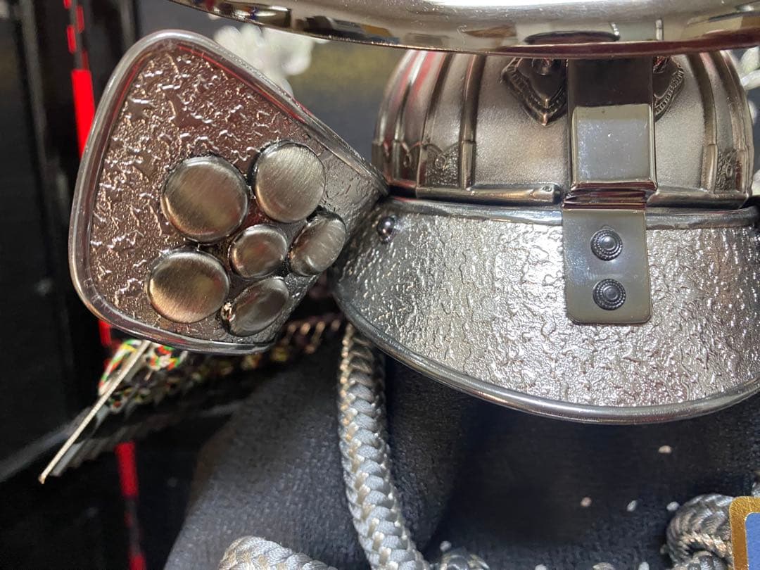 伊達政宗　五月人形　シルバー兜飾り収納セット　正絹糸　アウトレット