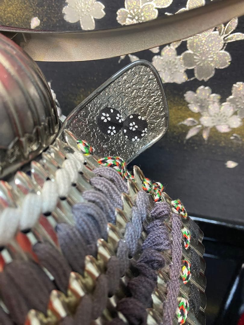 伊達政宗　五月人形　シルバー兜飾り収納セット　正絹糸　アウトレット