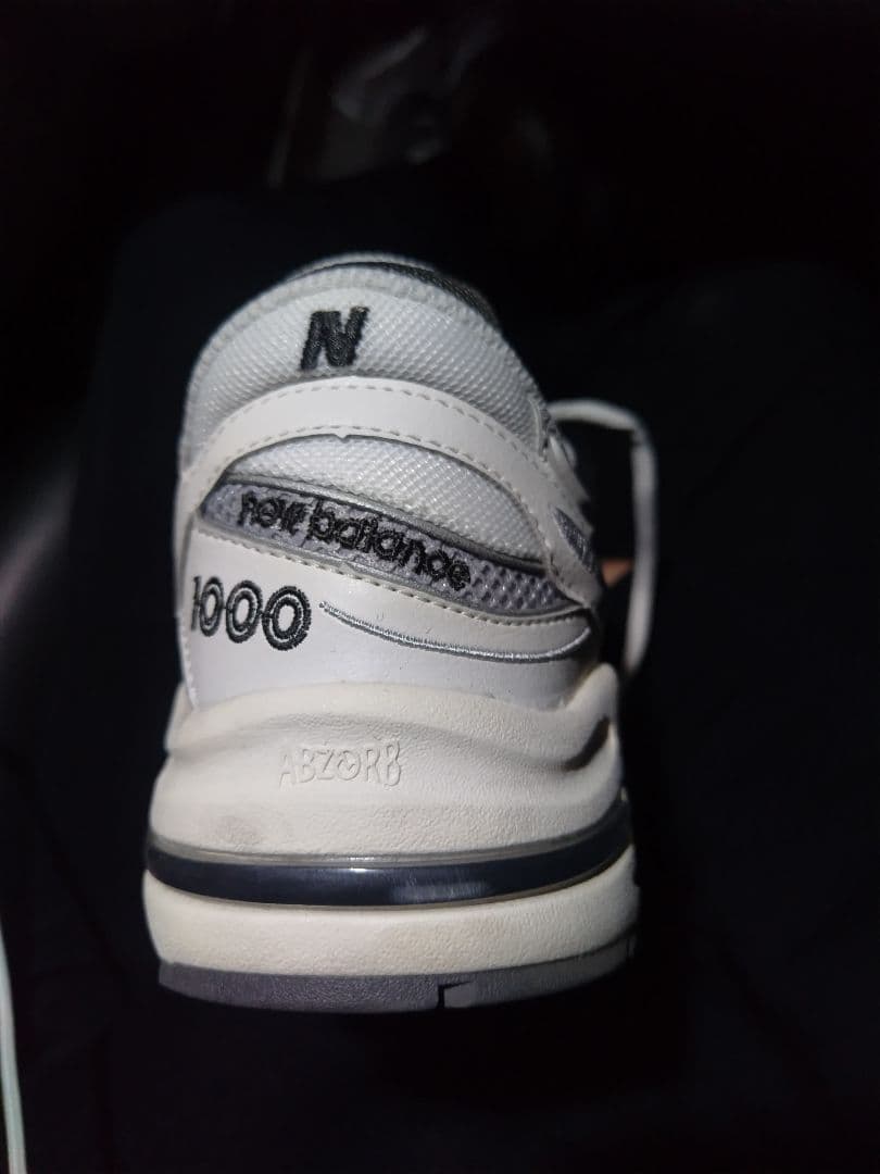New Balance M1000MENホワイトスニーカー