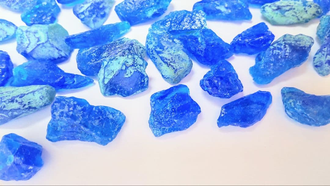 たんばん鉱物/青緑色の光沢石