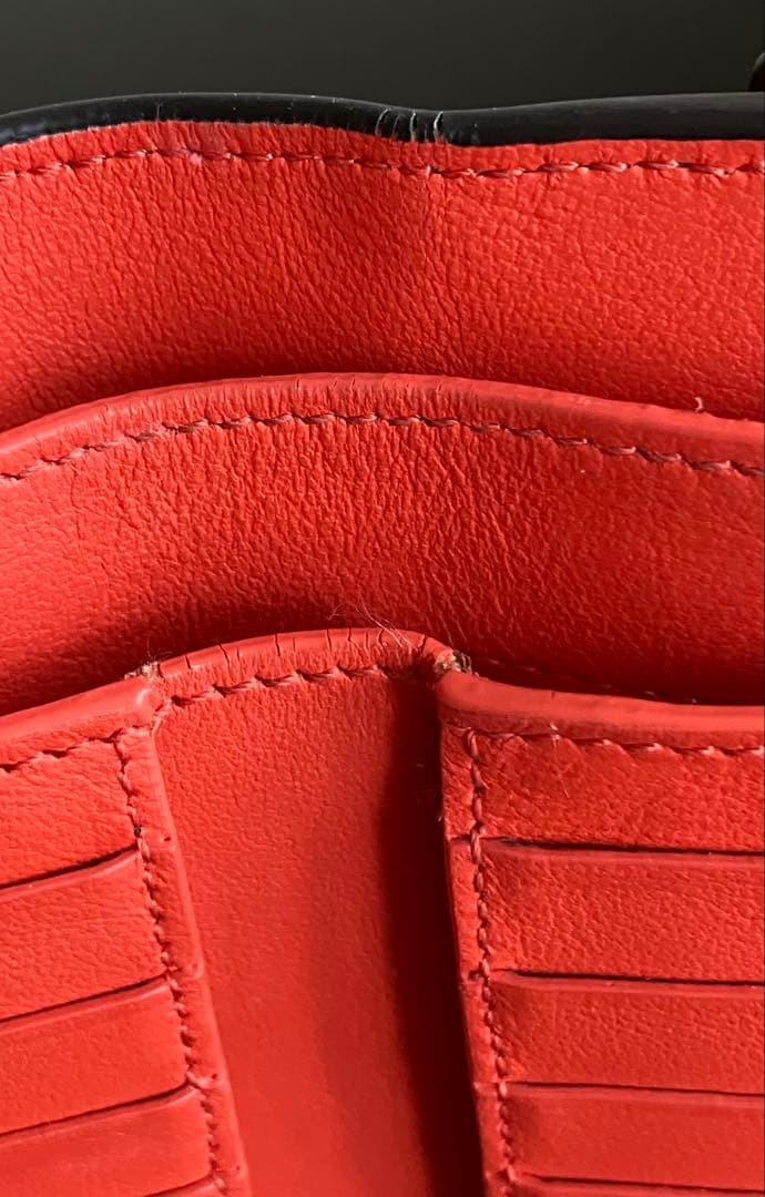 フェンディ　ピーカブー　FENDI JP PEEKABOO WALLET レッド