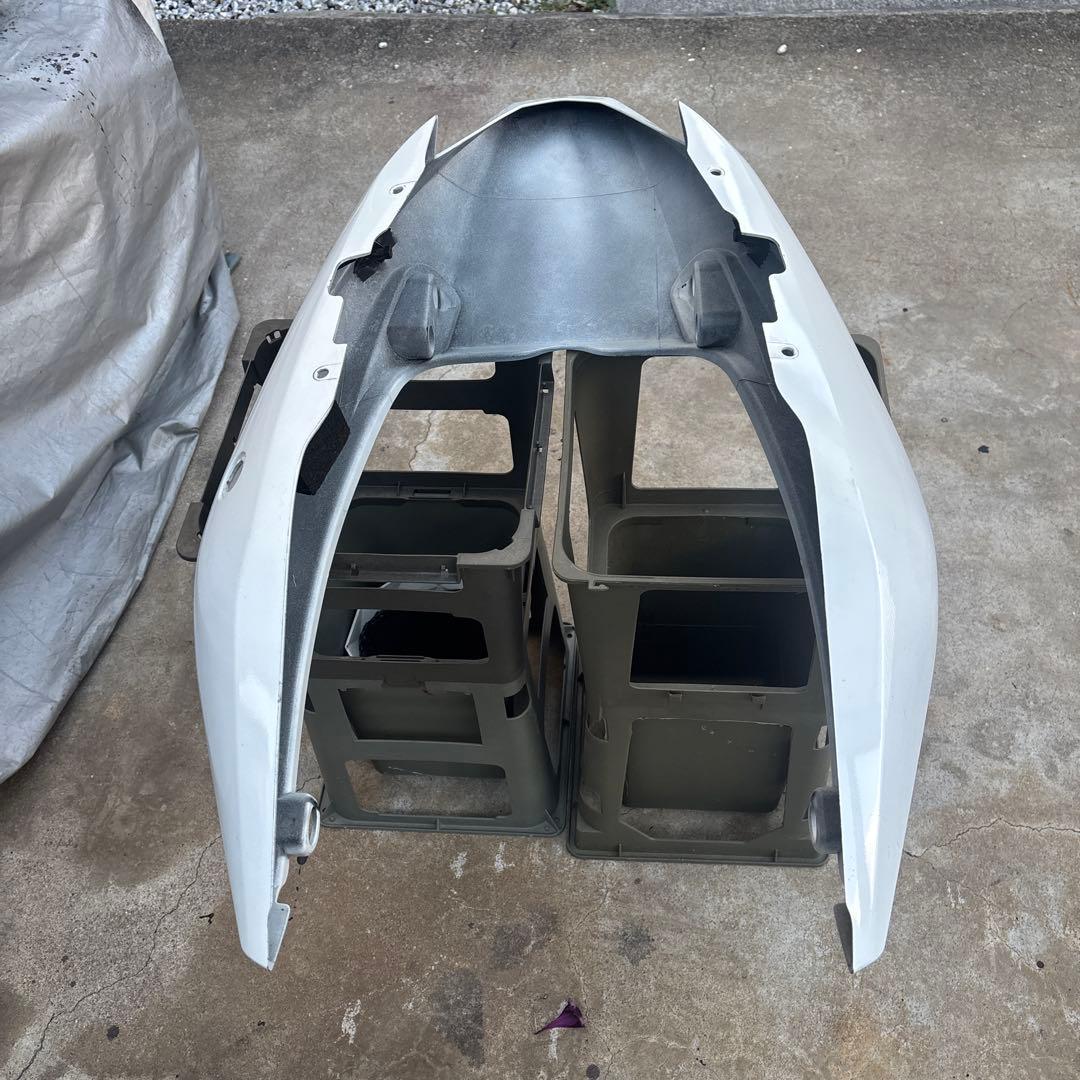 SUZUKI GSX1400 シートカウル ホワイト/ブルー