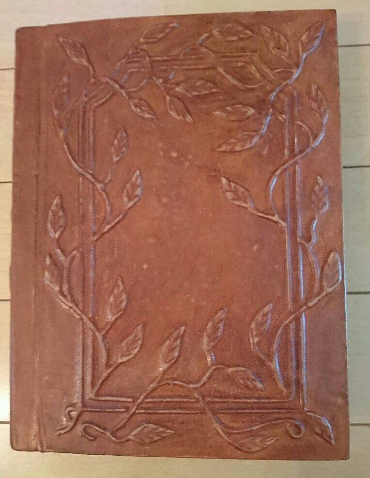 匿名配送、おまとめ購入、ロンドンのリバティで購入したブック型のアクセサリー入れ。