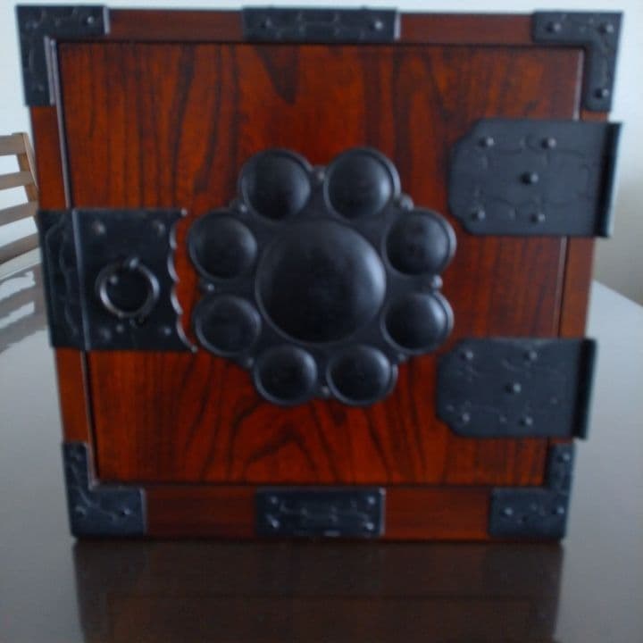 熊野堂 仙台箪笥 鍵付き 漆塗り 船箪笥 美品です。 希少