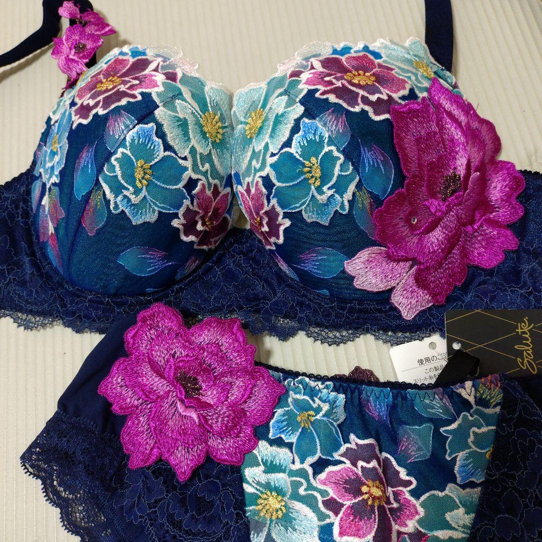 サルート　salute ブラジャーショーツセット　03g F70 M